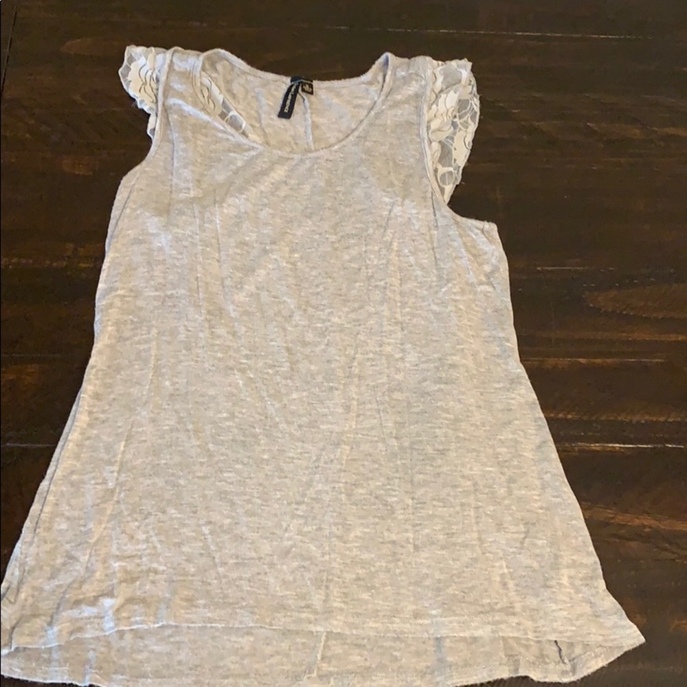 Gray tank with lace sleeve